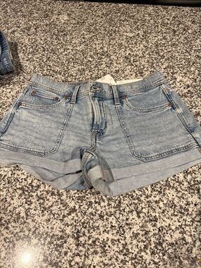 American Eagle Outfitters Light Blue Denim Cuffed Shorts 🎉New